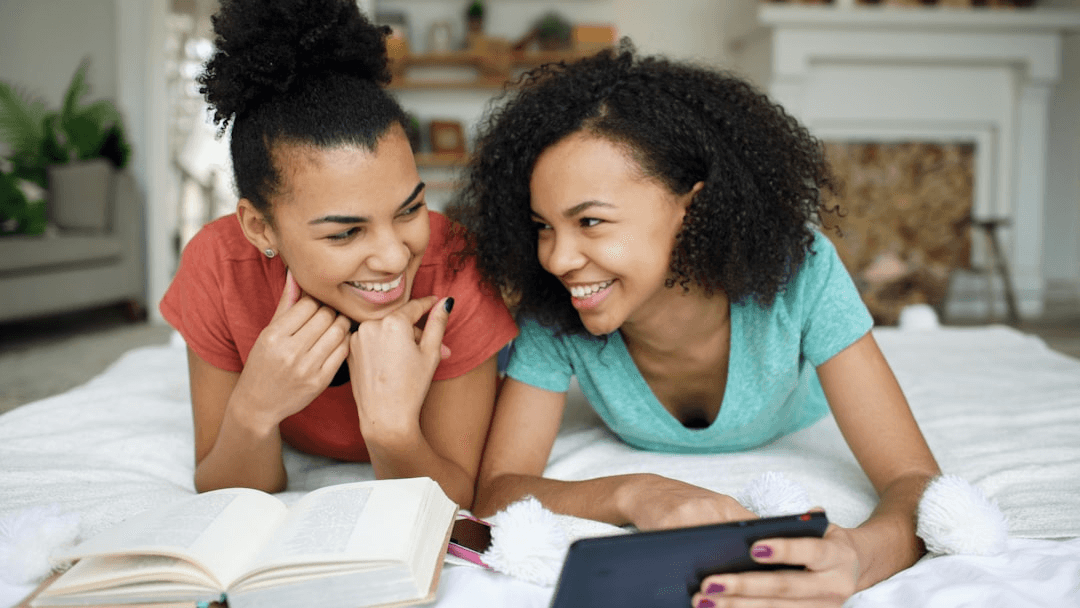 Students learning together